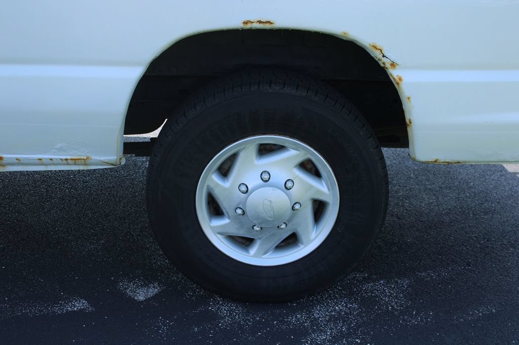 Used 2007 Ford E-250 and Econoline 250 RWD image 6