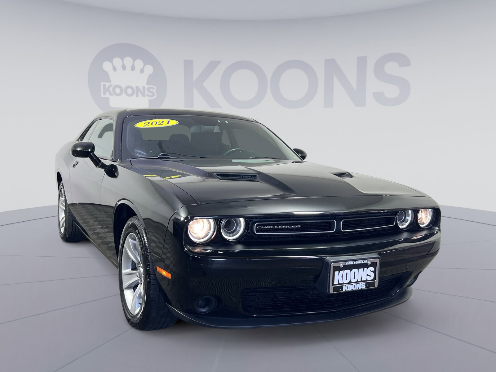 Used 2021 Dodge Challenger SXT image 10