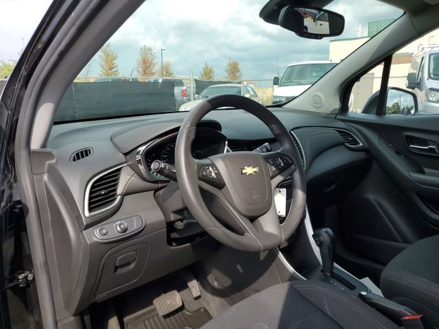 Certified 2022 Chevrolet Trax LS w/ Tint and Cruise Package image 10