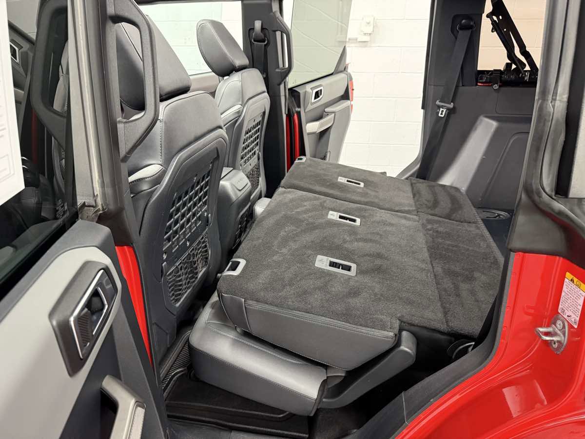 Used 2022 Ford Bronco Black Diamond image 17