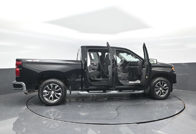Used 2024 Chevrolet Silverado 1500 LT AWD/4WD image 27