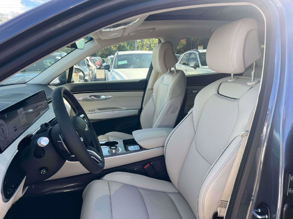New 2027 Genesis GV70 2.5T Advanced AWD/4WD image 15
