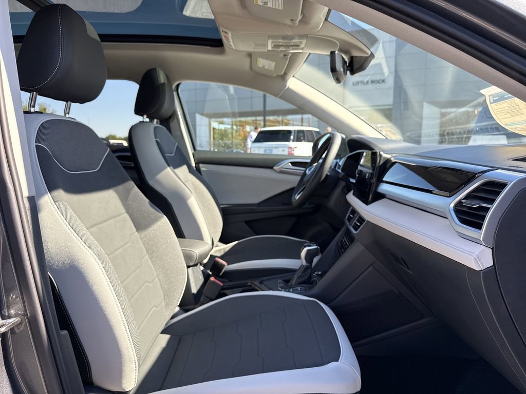 New 2025 Volkswagen Taos SE image 20