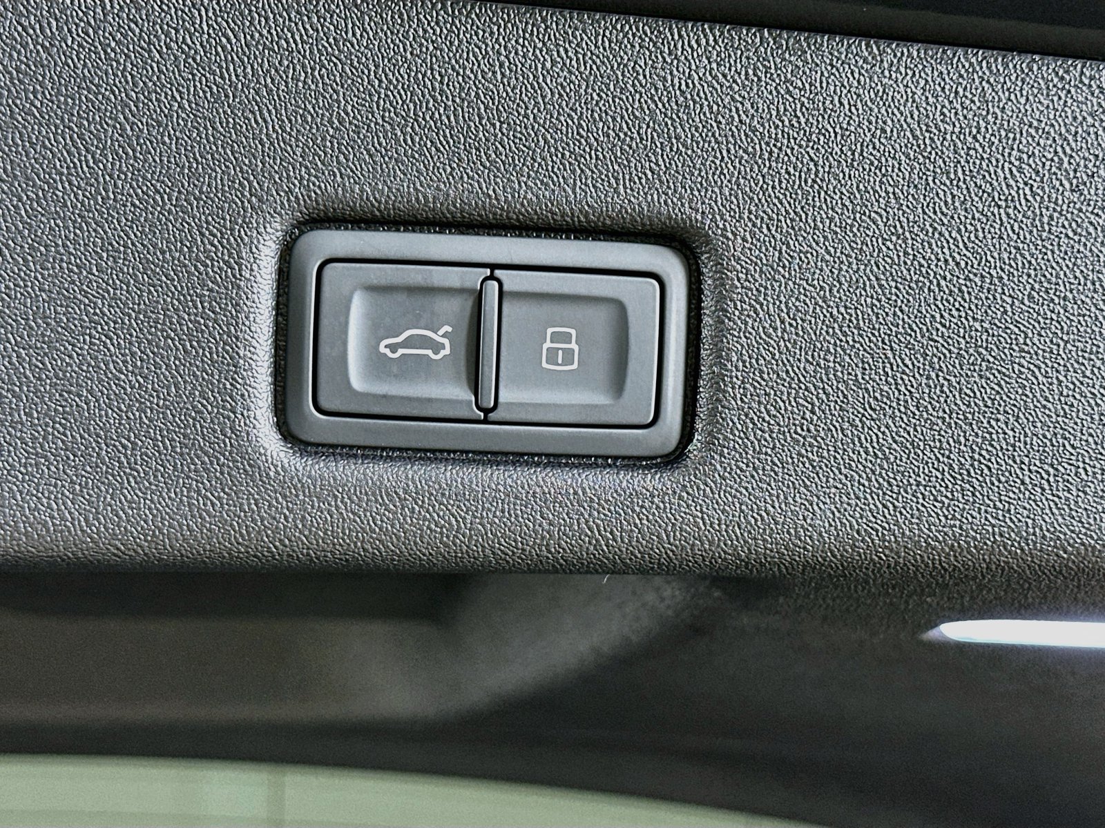 Used 2025 Audi Q5 Premium w/ Convenience Package AWD/4WD image 39