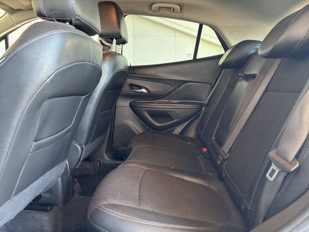 Used 2022 Buick Encore Preferred AWD/4WD image 19