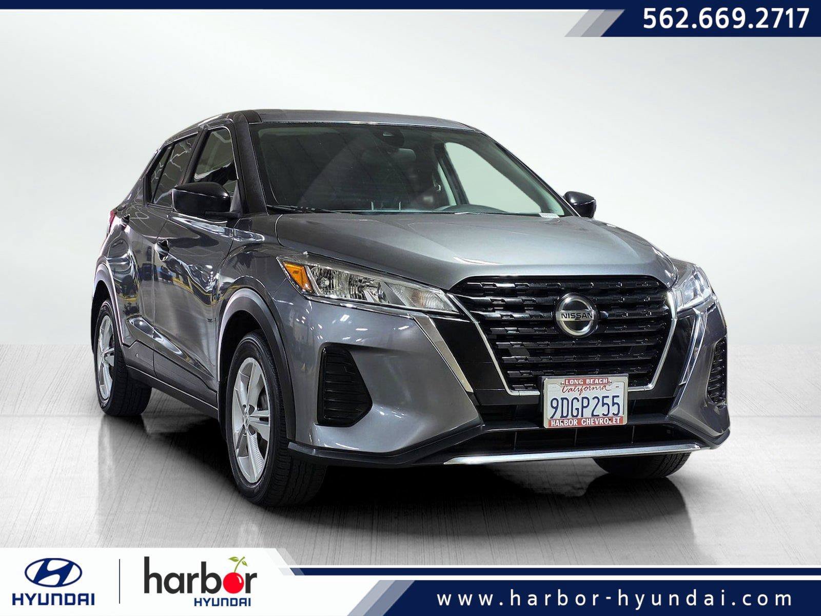 Used 2021 Nissan Kicks S FWD image 1