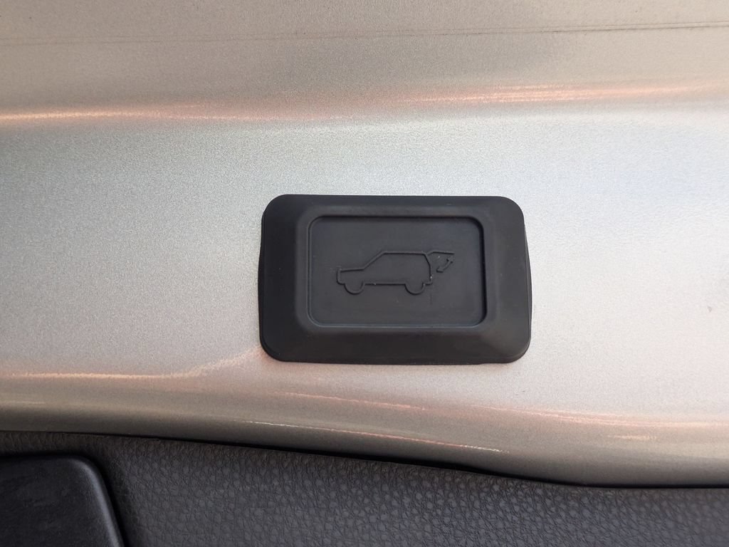Used 2023 Toyota RAV4 XLE Premium AWD/4WD image 36