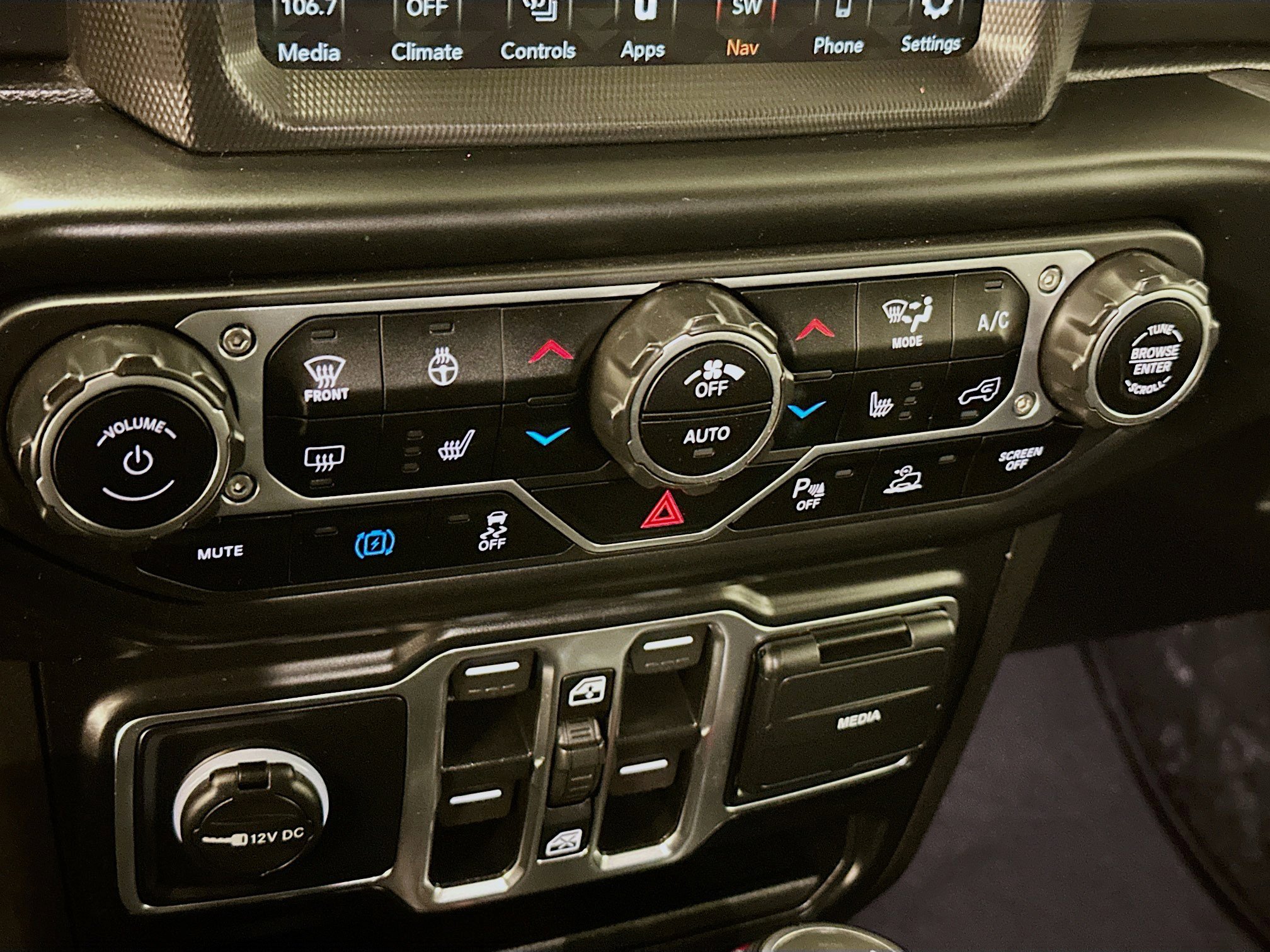 Used 2021 Jeep Wrangler Unlimited Sahara AWD/4WD image 24