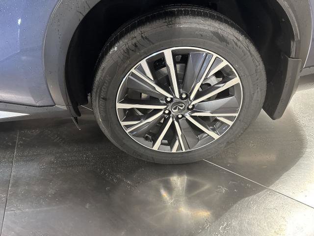 Certified 2026 INFINITI QX60 Luxe w/ Cargo Package AWD/4WD image 15