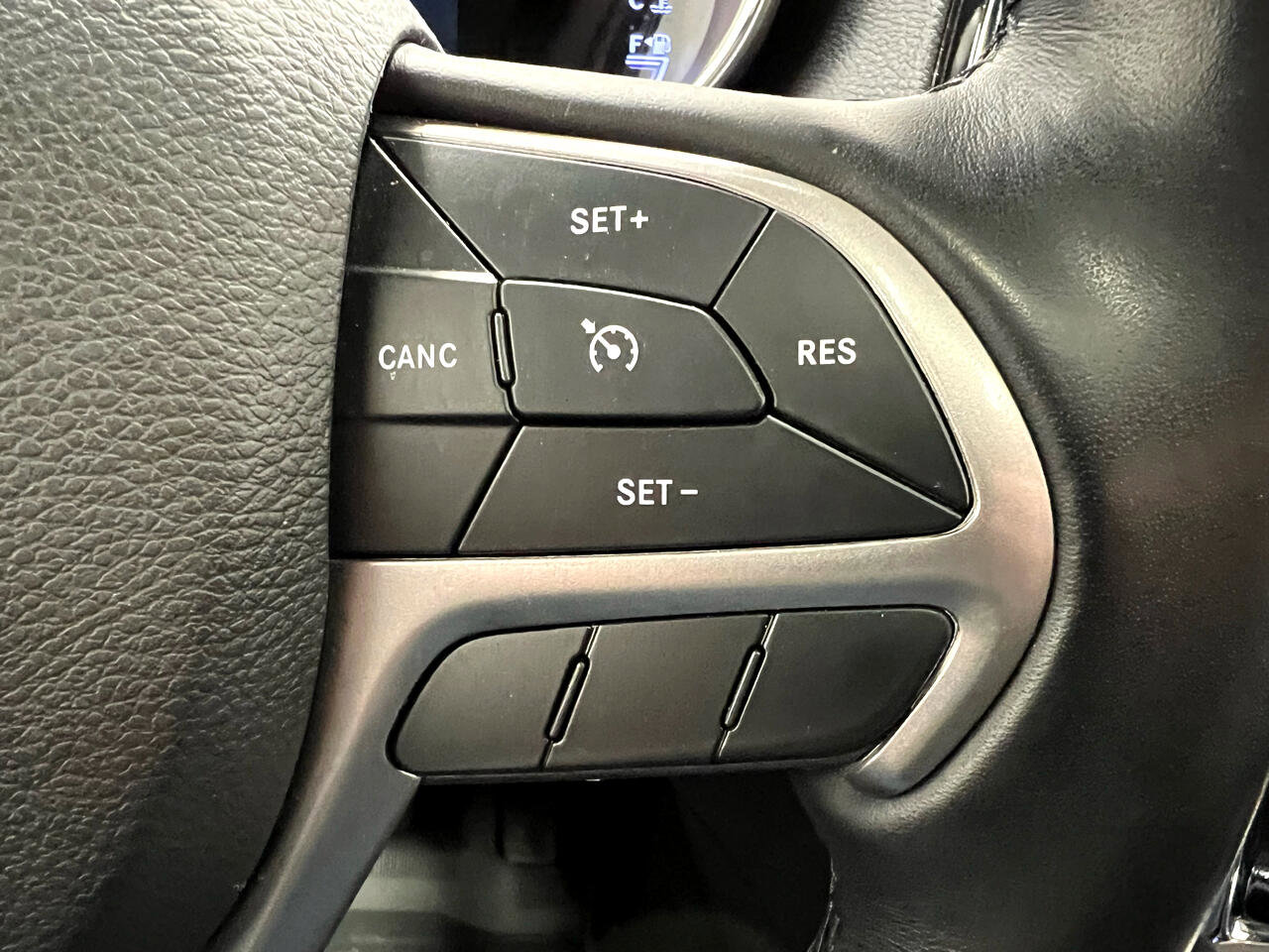 Used 2022 Jeep Grand Cherokee Limited image 26