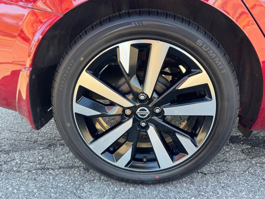 Used 2021 Nissan Versa SR w/ Convenience Package image 43