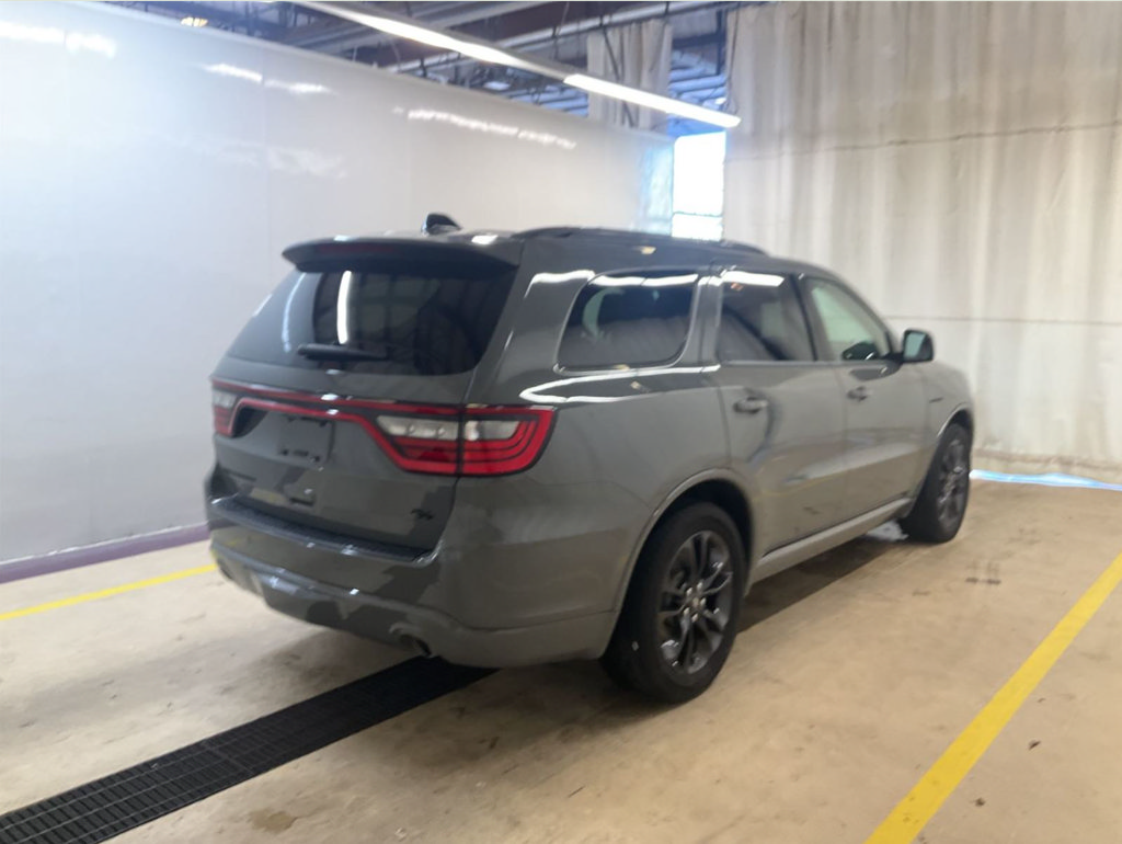 Used 2023 Dodge Durango R/T RWD image 4