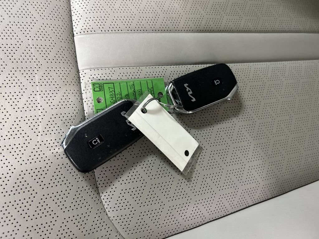 Used 2022 Kia Sorento S FWD image 12