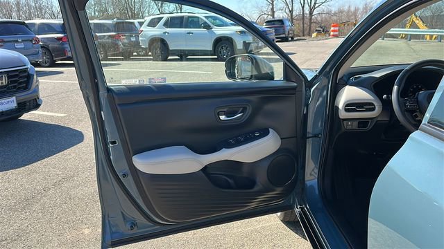 Used 2024 Honda HR-V EX-L image 8