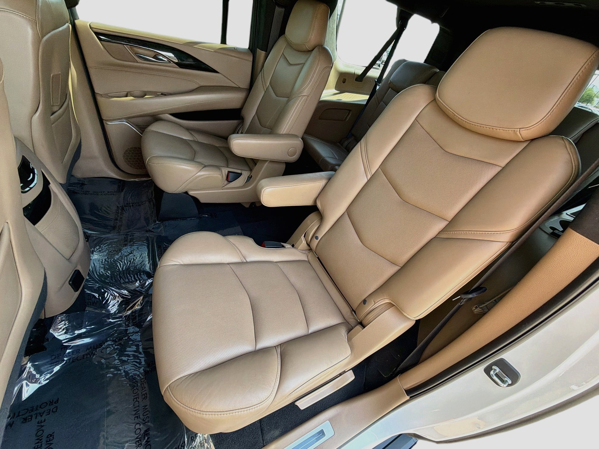Used 2019 Cadillac Escalade ESV Platinum AWD/4WD image 26