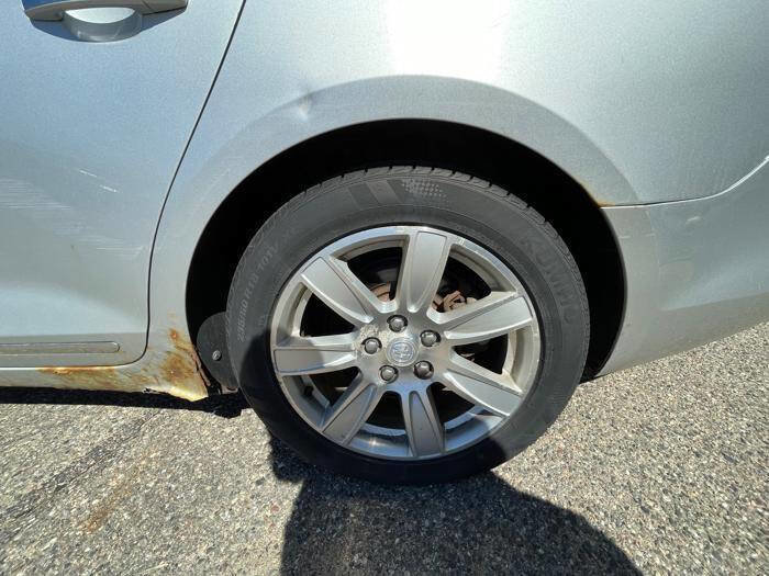 Used 2011 Buick LaCrosse CXL FWD image 14