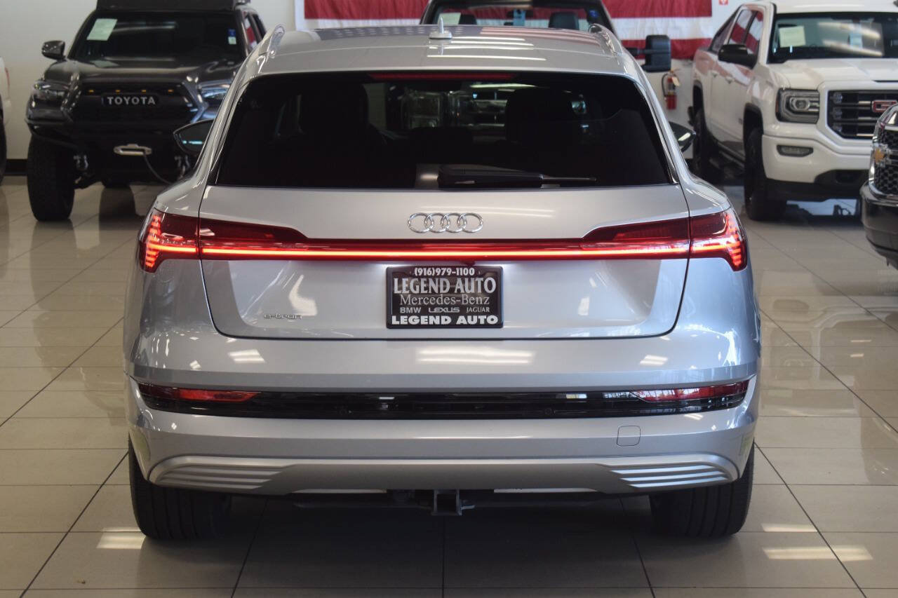 Used 2019 Audi e-tron Prestige w/ Prestige Package AWD/4WD image 28