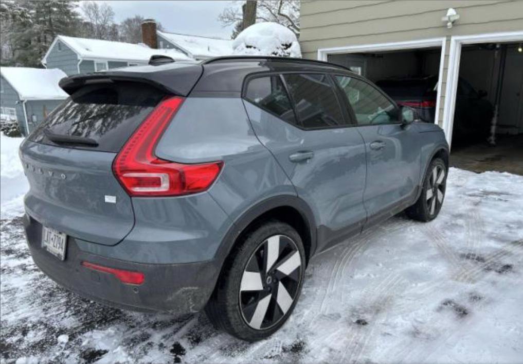 Used 2023 Volvo XC40 Recharge Ultimate image 10