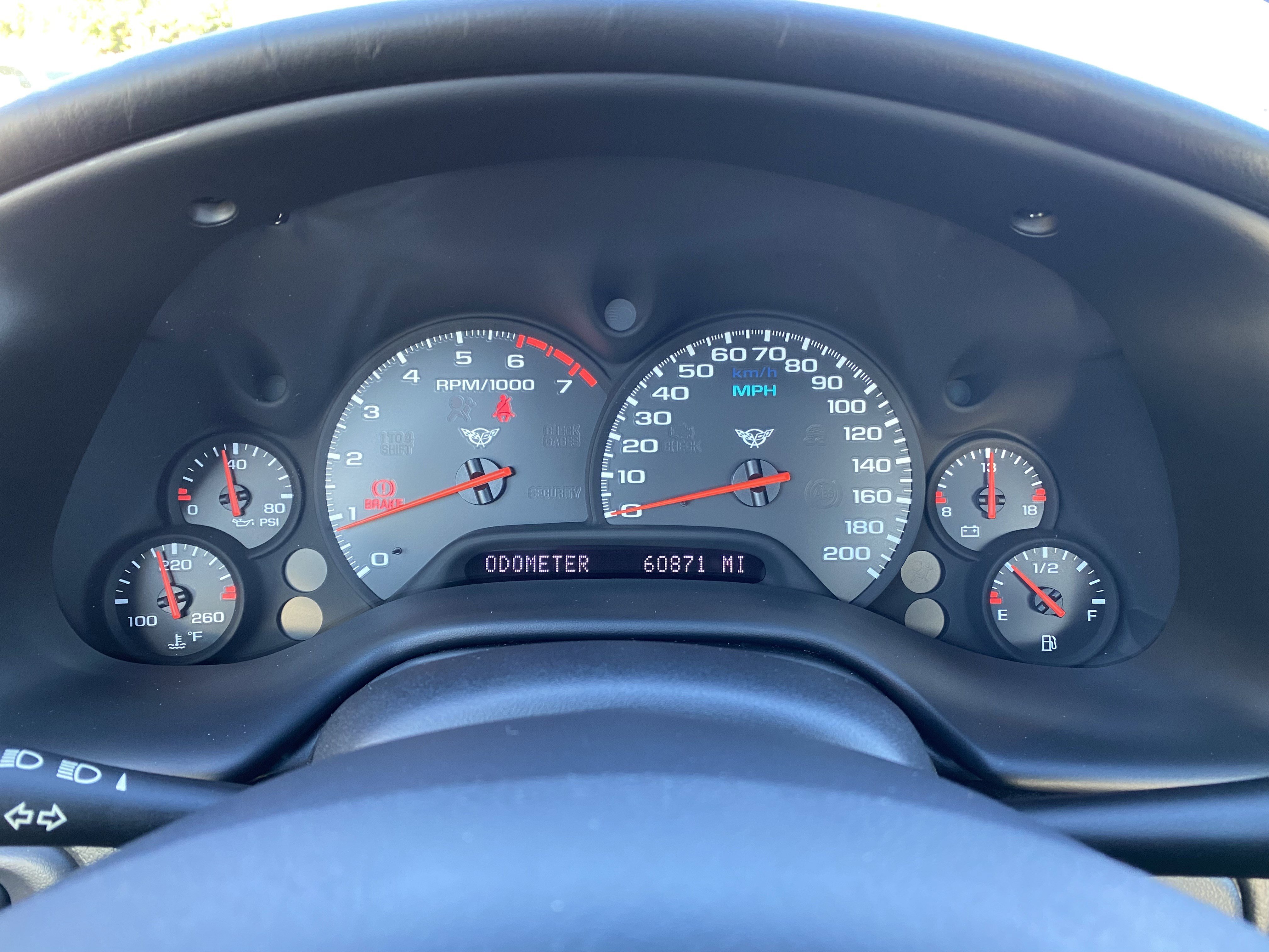 Used 2002 Chevrolet Corvette Coupe w/ Preferred Equipment Group2 image 18