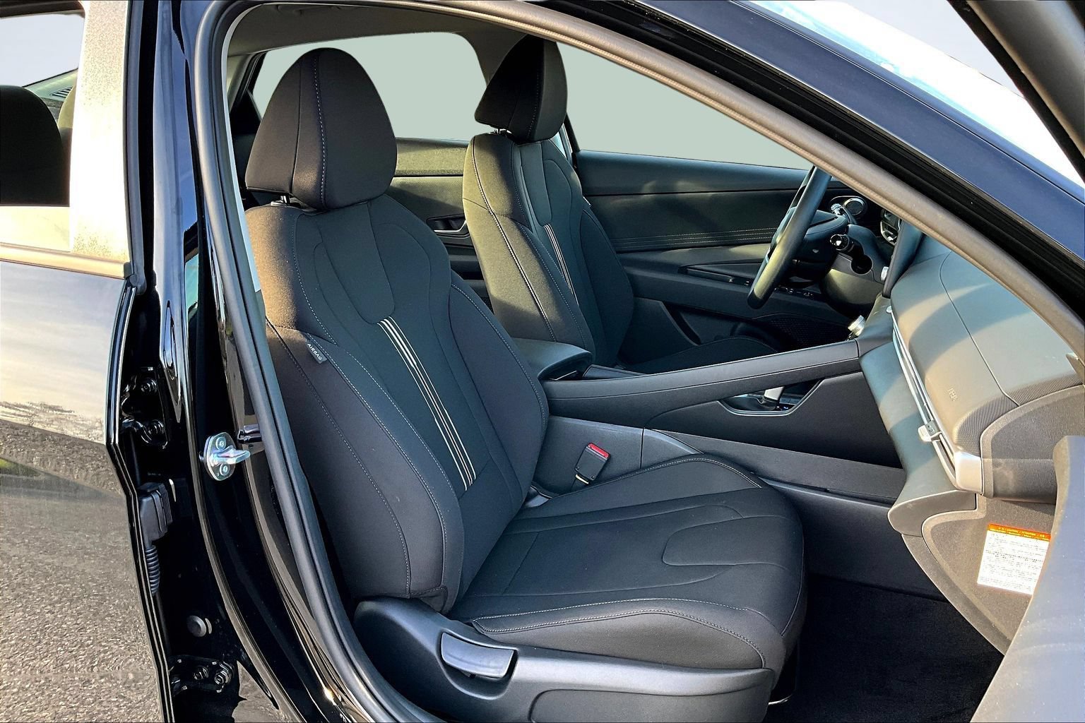 New 2026 Hyundai Elantra Hybrid FWD image 14
