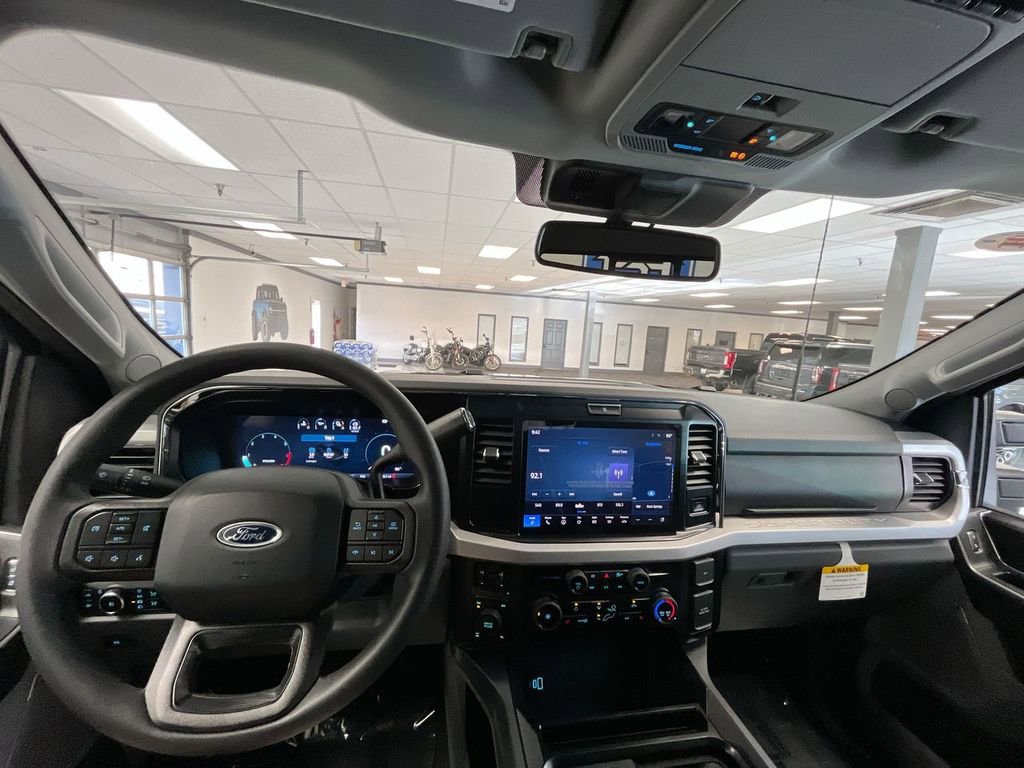 New 2026 Ford F350 XLT w/ XLT Premium Package AWD/4WD image 15