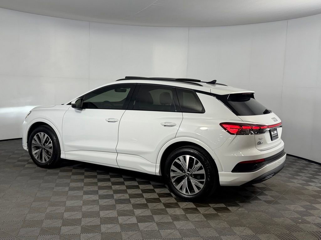 Used 2025 Audi Q4 e-tron Premium w/ Convenience Package RWD image 9