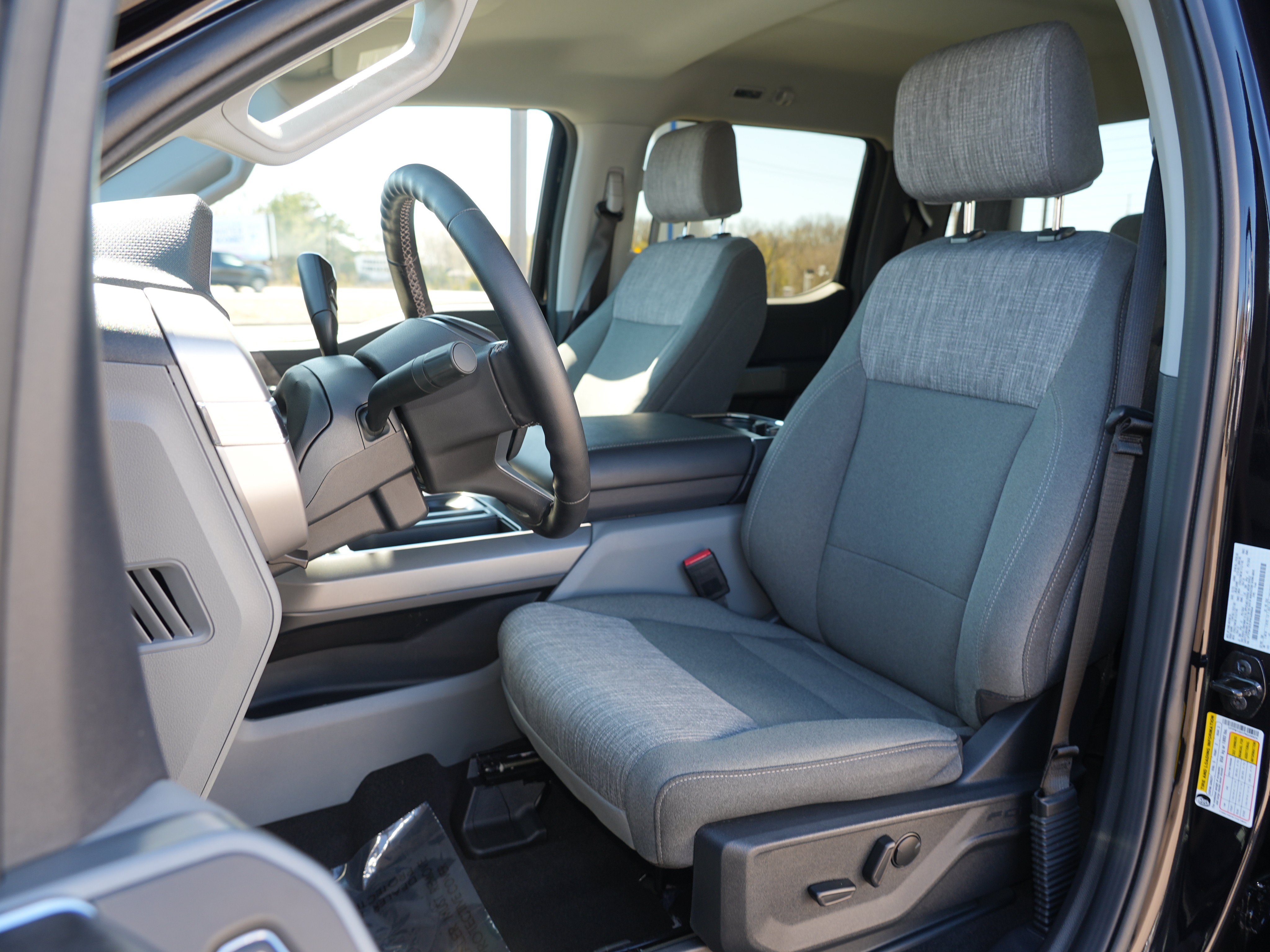 Used 2023 Ford F150 4x4 SuperCrew image 14