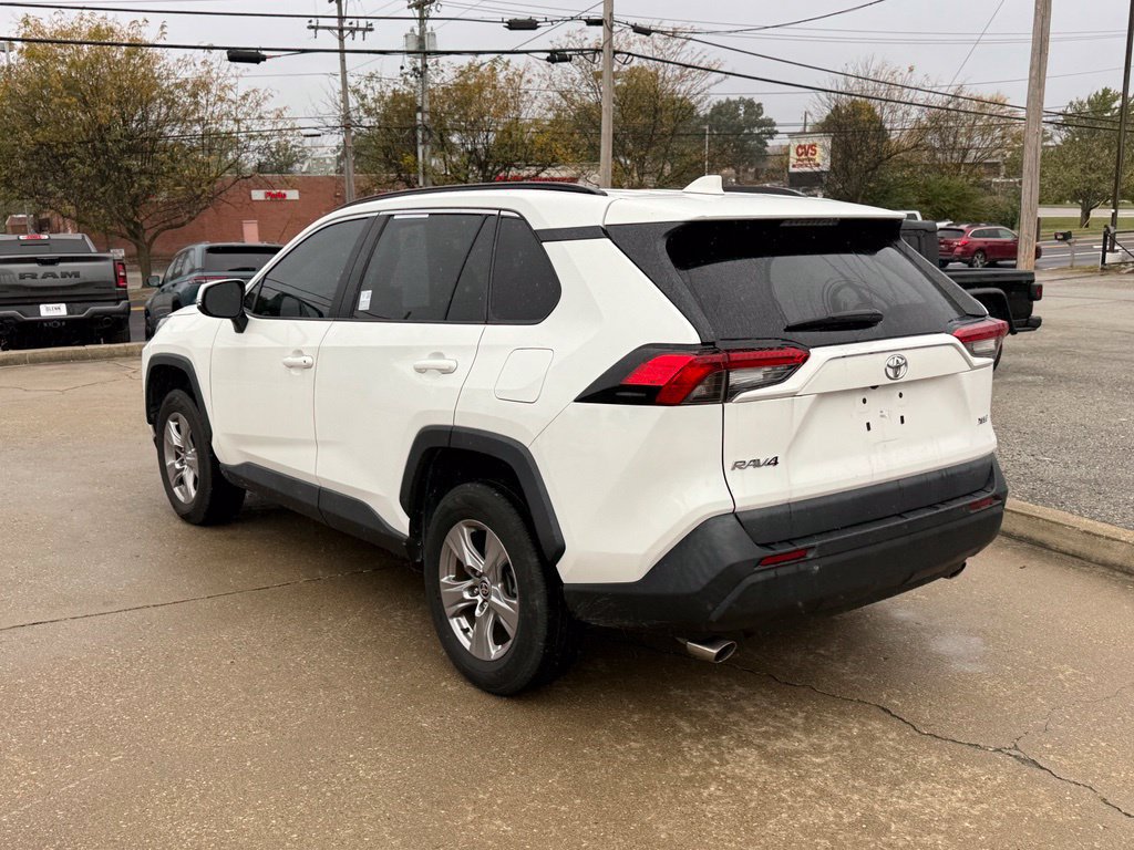 Used 2022 Toyota RAV4 XLE w/ Convenience Package FWD image 8