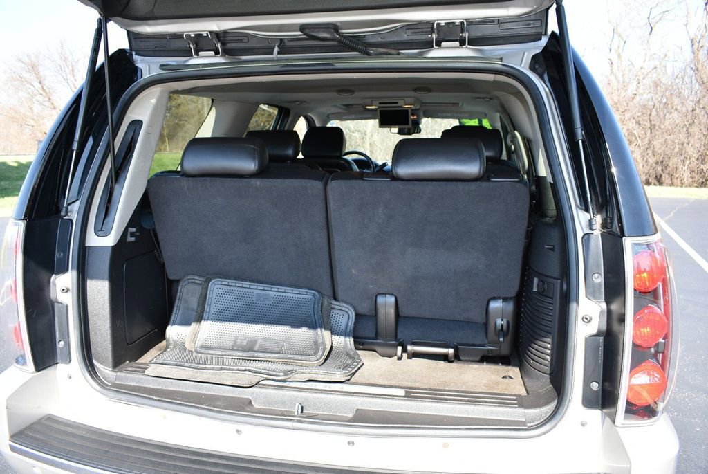 Used 2008 GMC Yukon Denali image 38