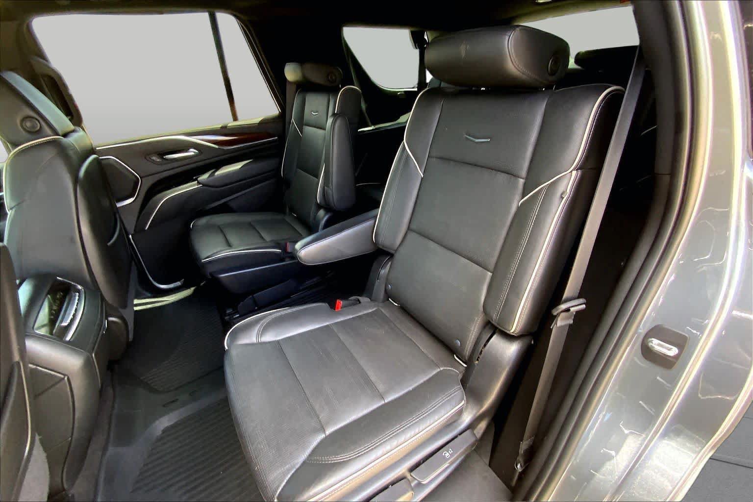 Used 2022 Cadillac Escalade Premium Luxury w/ Performance Package AWD/4WD image 21