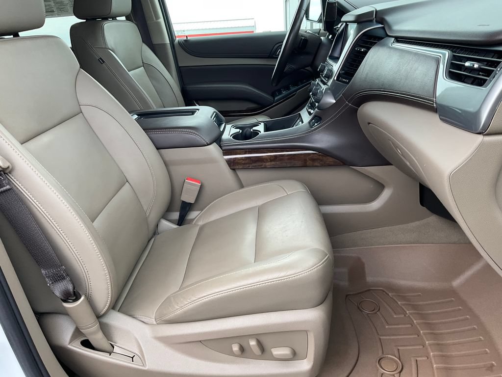 Used 2019 Chevrolet Tahoe LT w/ LT Signature Package AWD/4WD image 22