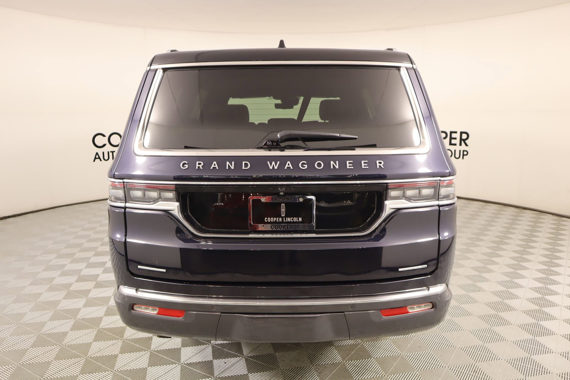 Used 2022 Jeep Grand Wagoneer Series II image 24