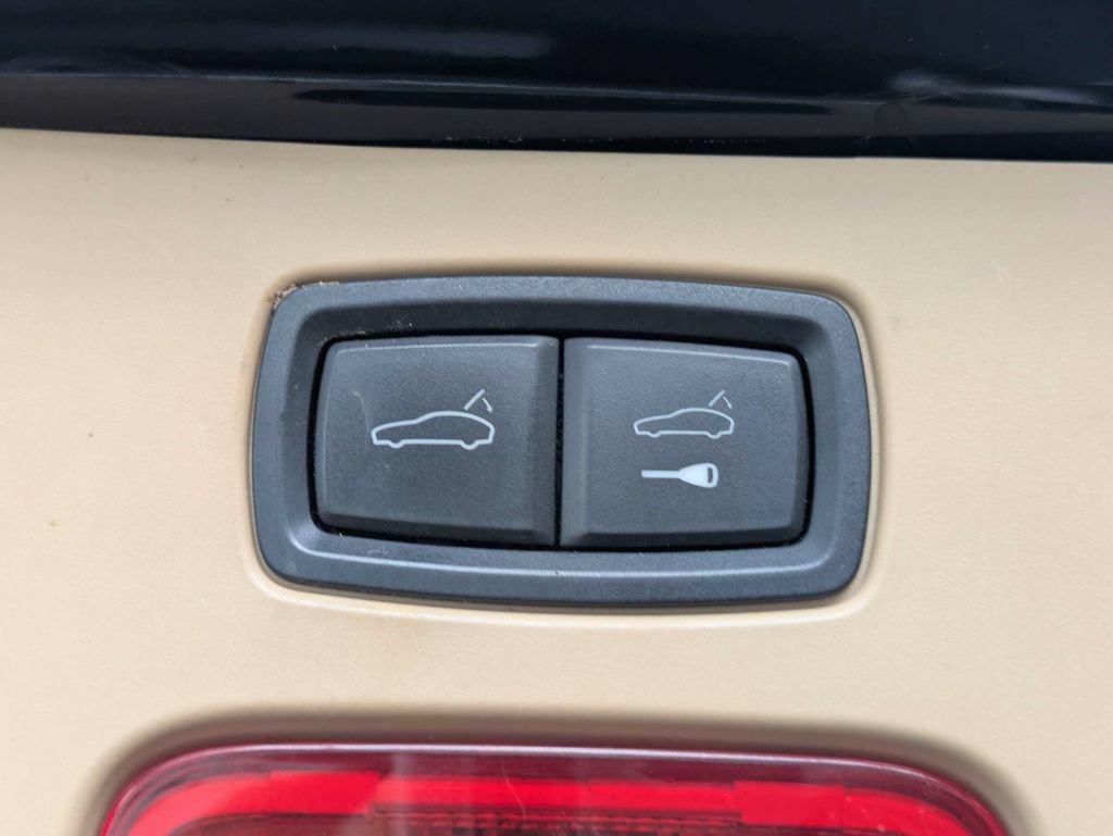 Used 2016 Porsche Cayenne AWD/4WD image 16