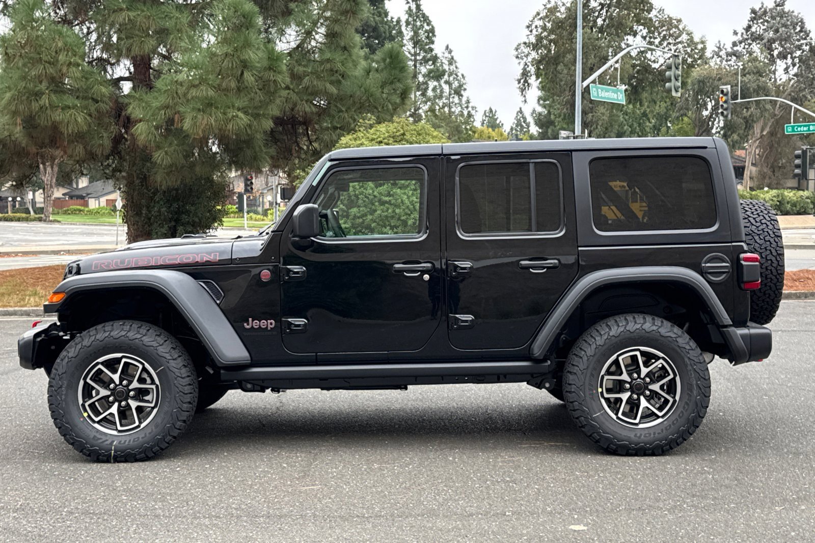 New 2026 Jeep Wrangler Unlimited Rubicon w/ Safety Group image 6