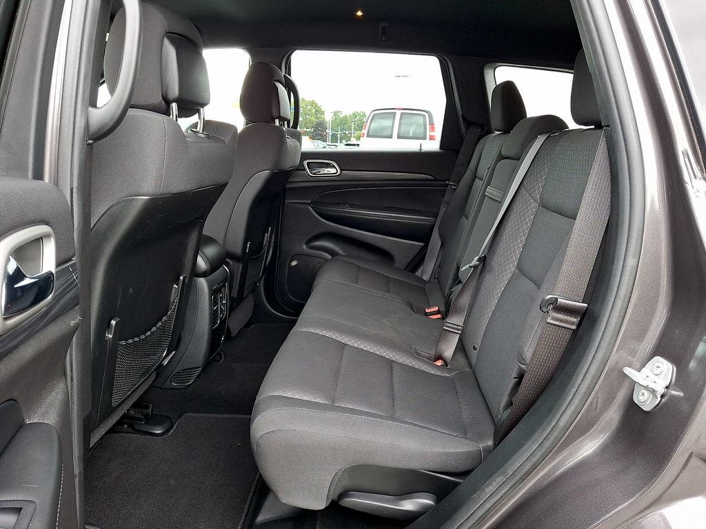 Used 2019 Jeep Grand Cherokee Laredo AWD/4WD image 10