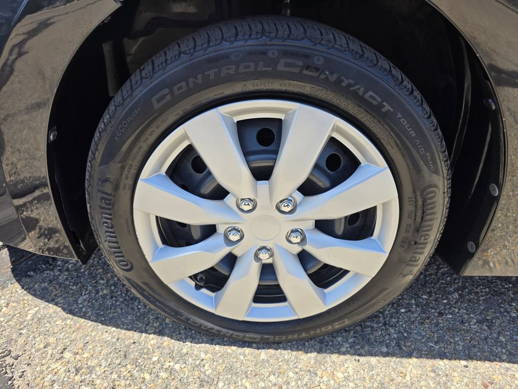 Used 2016 Toyota Corolla LE FWD image 38