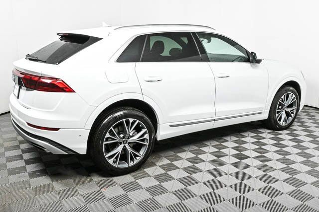 Used 2025 Audi Q8 Premium AWD/4WD image 23