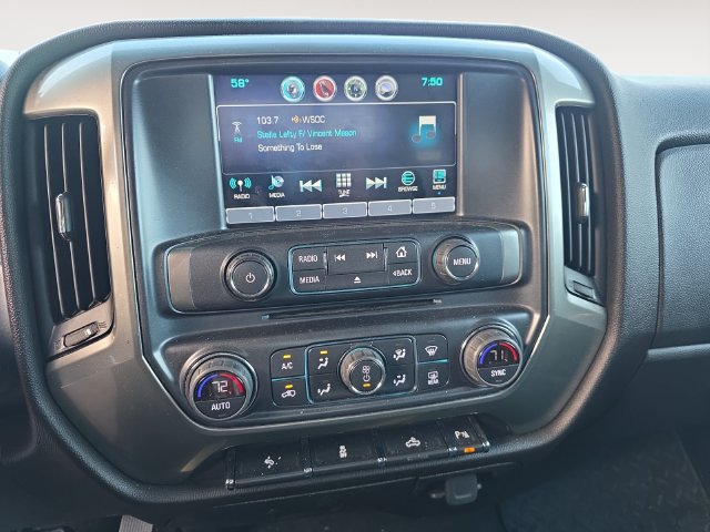 Used 2018 Chevrolet Silverado 1500 LT w/ All Star Edition AWD/4WD image 10