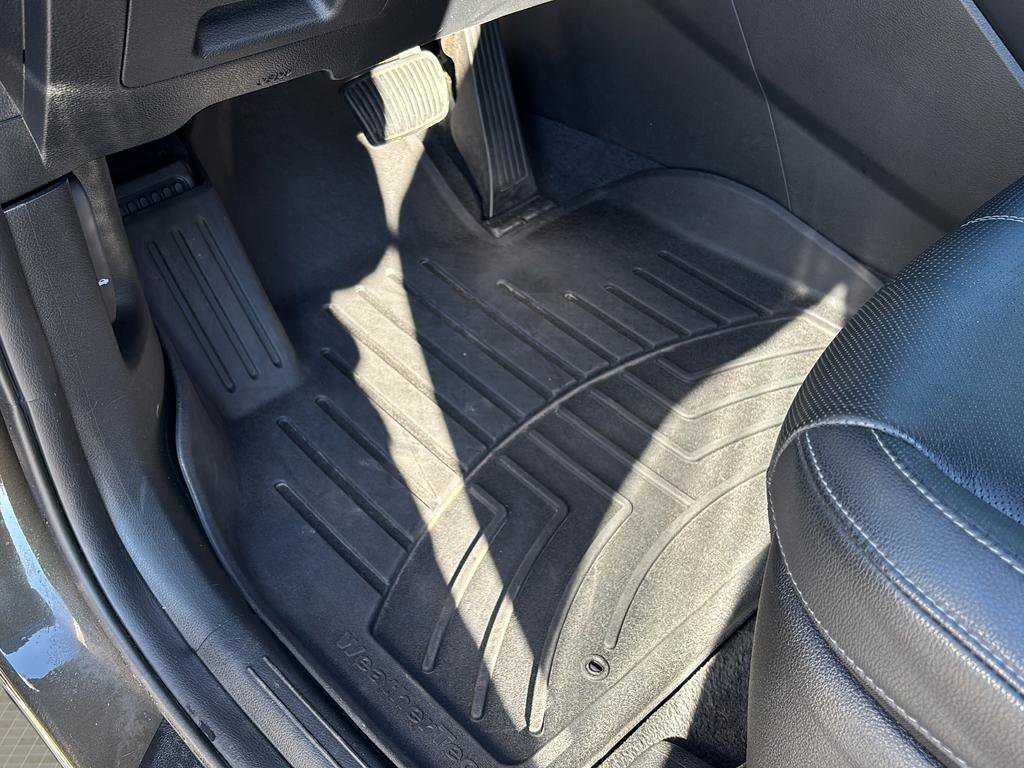 Used 2024 Kia Telluride EX w/ EX Captain's Chair Package image 18