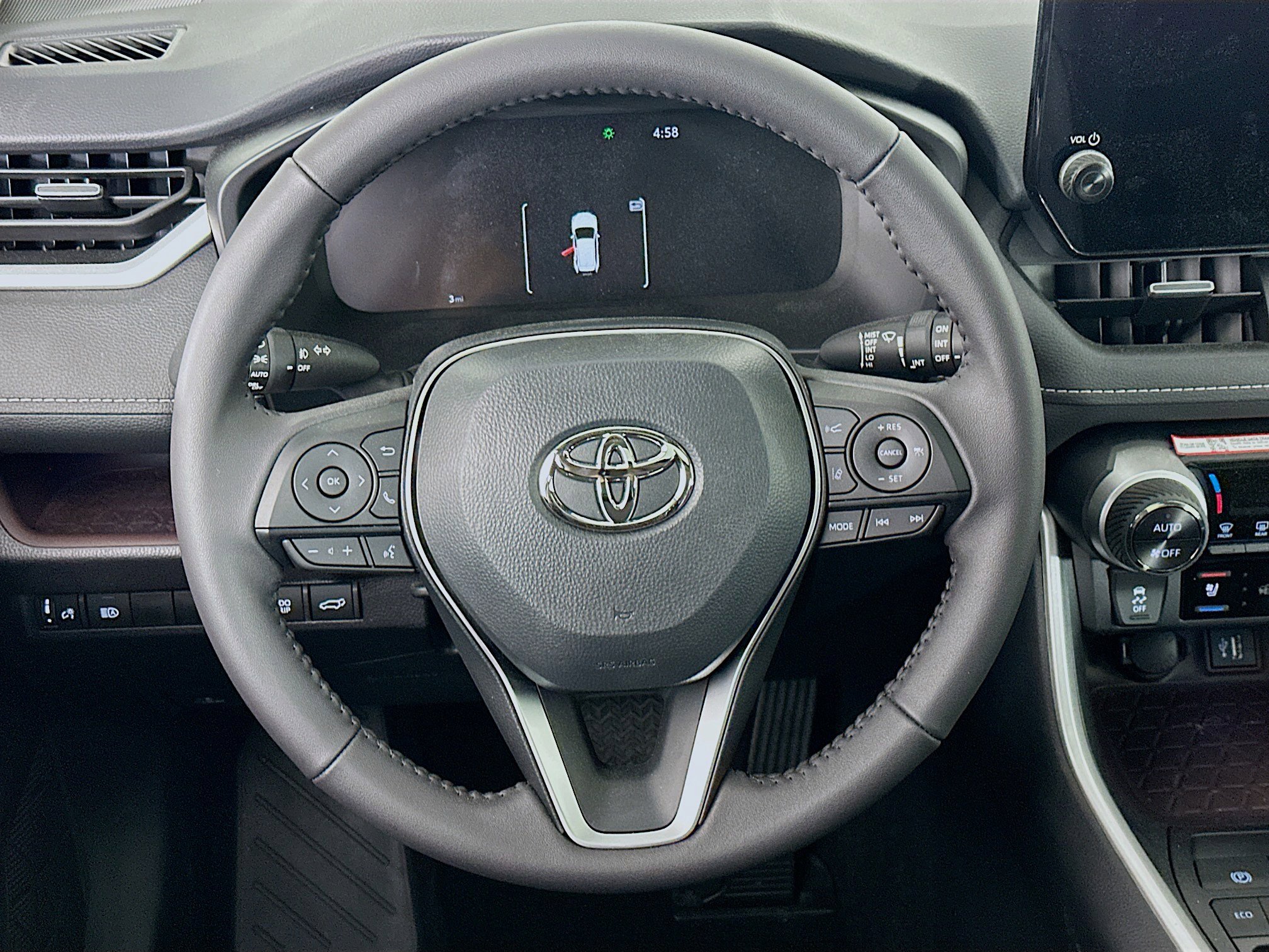 Used 2025 Toyota RAV4 Limited image 18