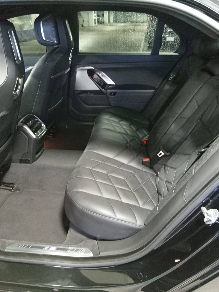 Certified 2024 BMW 740i RWD image 10