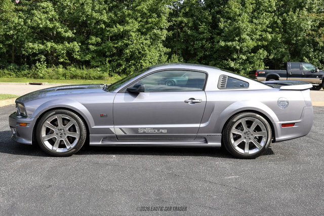 Used 2006 Ford Mustang GT RWD image 3
