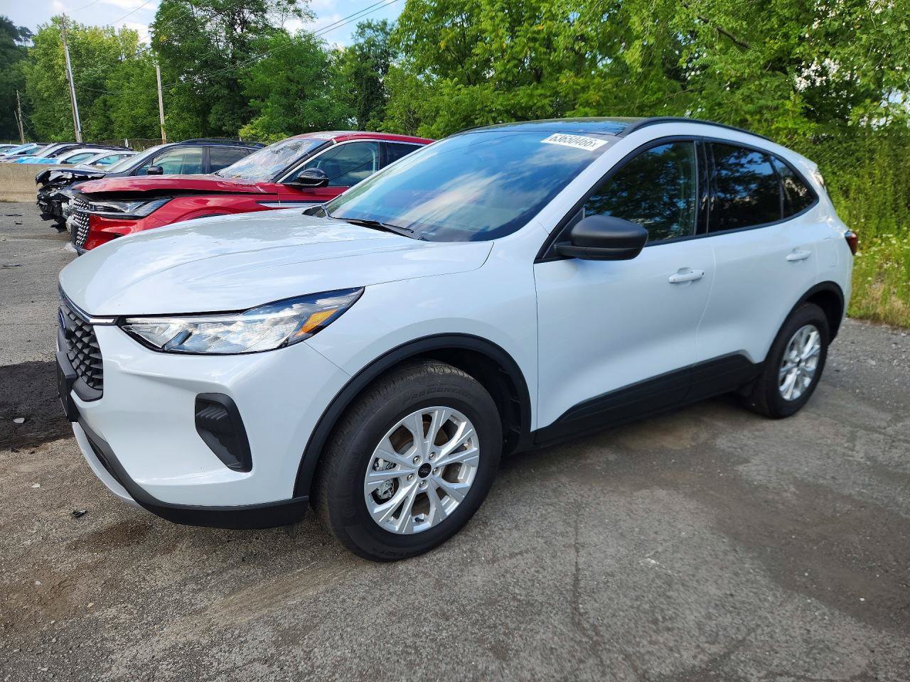 Used 2025 Ford Escape Active w/ Tech Pack #1 FWD image 2