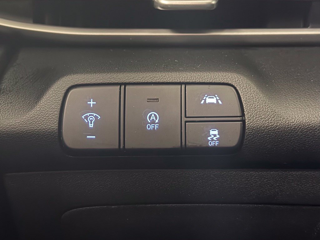 Certified 2021 Hyundai Elantra SE FWD image 14