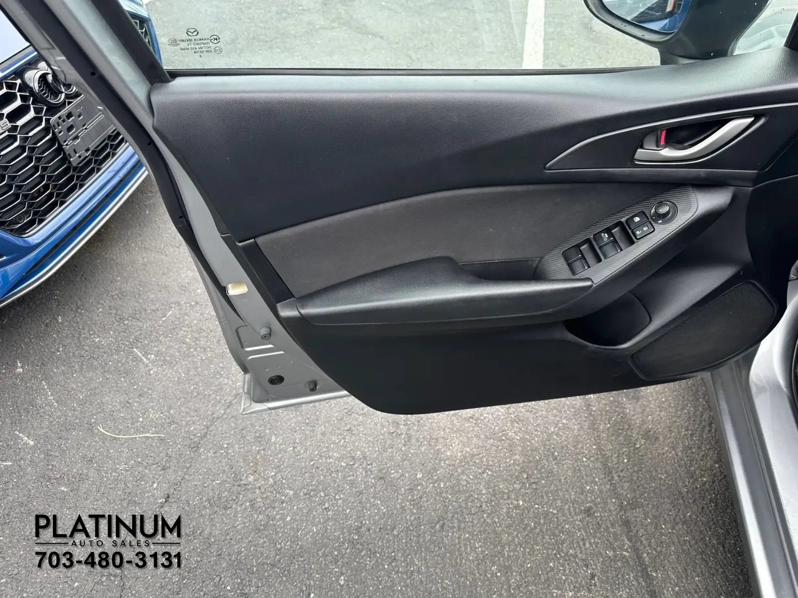 Used 2015 MAZDA MAZDA3 i SV FWD image 18
