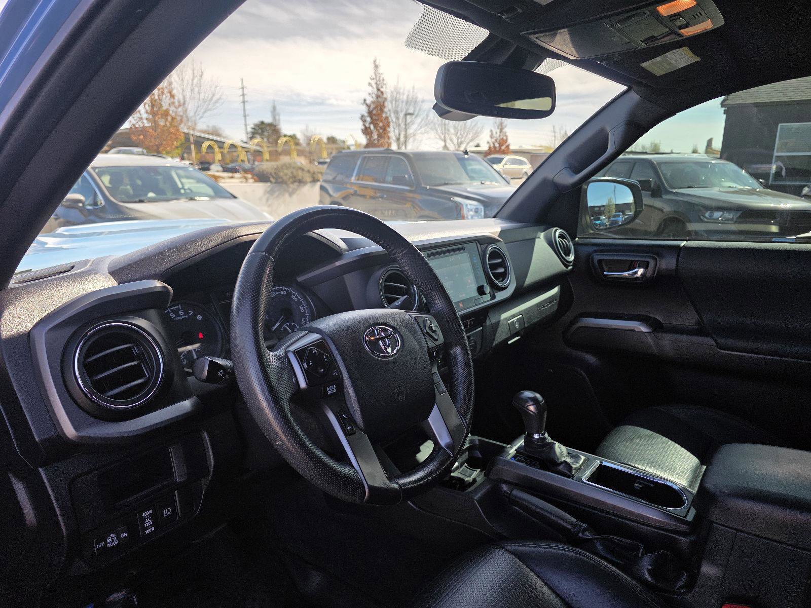 Used 2019 Toyota Tacoma TRD Sport image 12