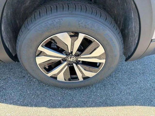 New 2026 Volkswagen Atlas SE image 11