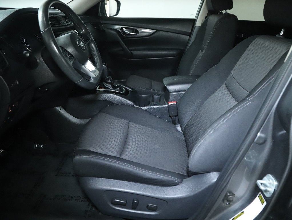 Used 2017 Nissan Rogue SV w/ SV Premium Package AWD/4WD image 18