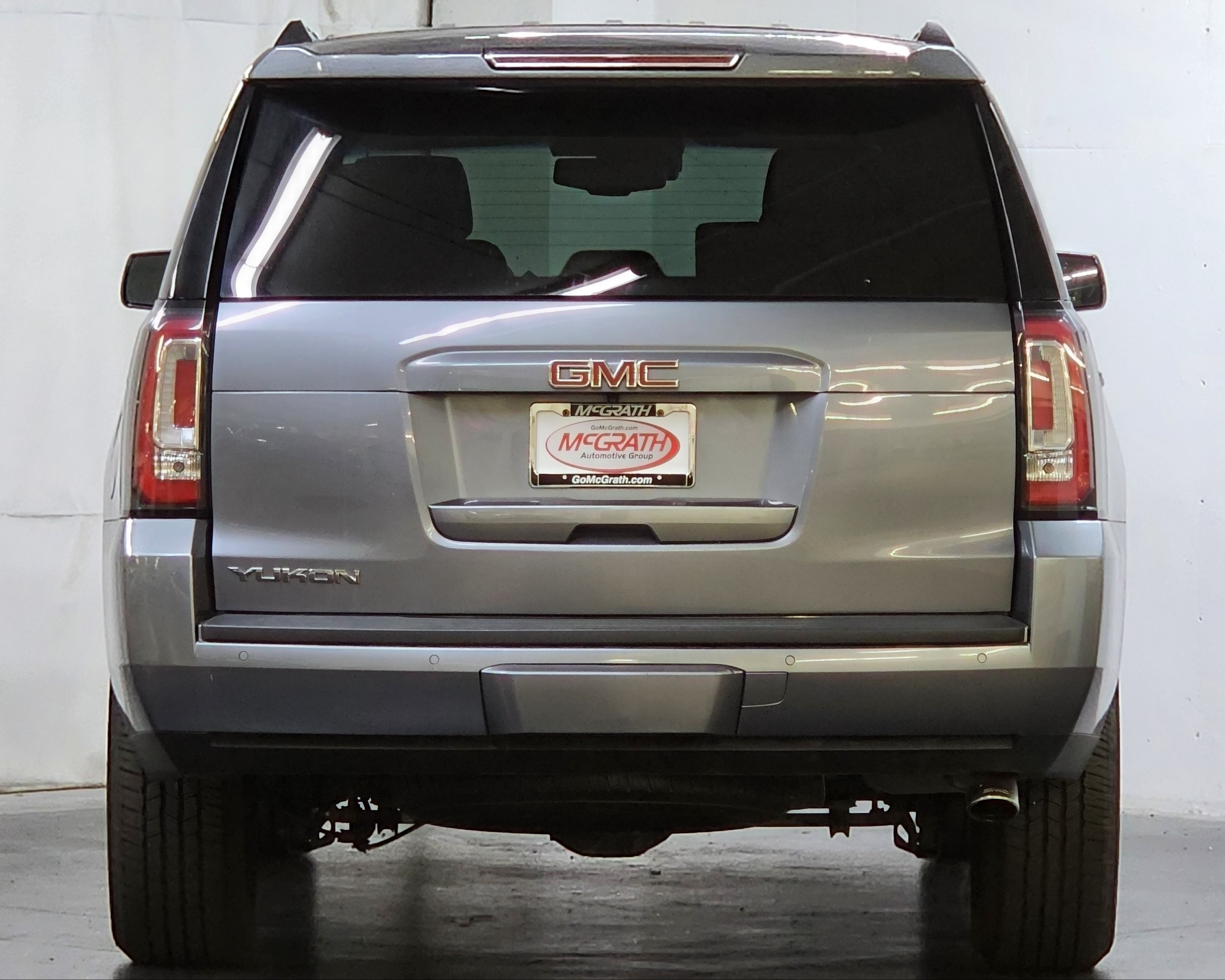 Used 2018 GMC Yukon SLT w/ Premium Edition AWD/4WD image 8