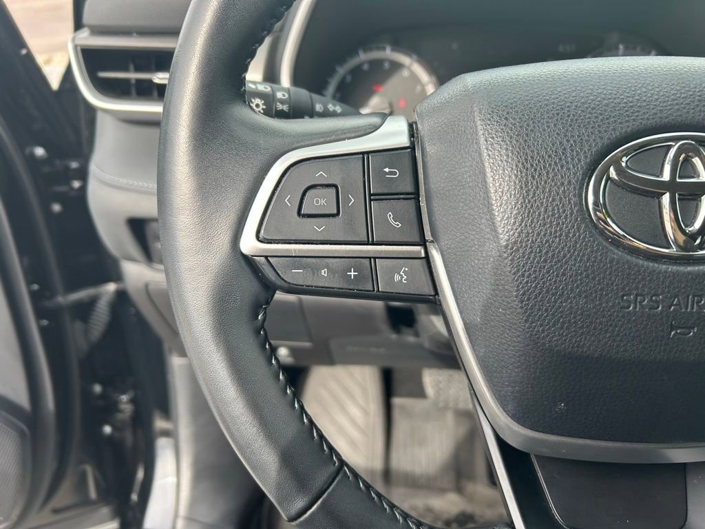 Used 2023 Toyota Highlander XLE AWD/4WD image 13